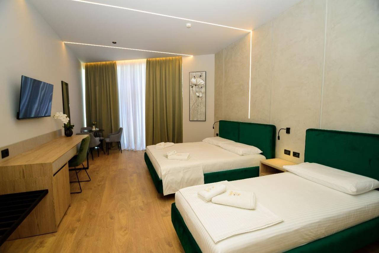Hotel Zeneli Vlorë Екстериор снимка