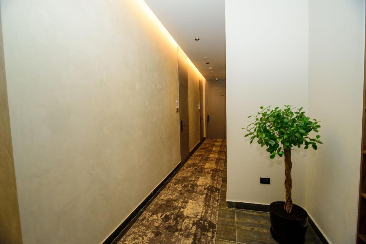 Hotel Zeneli Vlorë Екстериор снимка